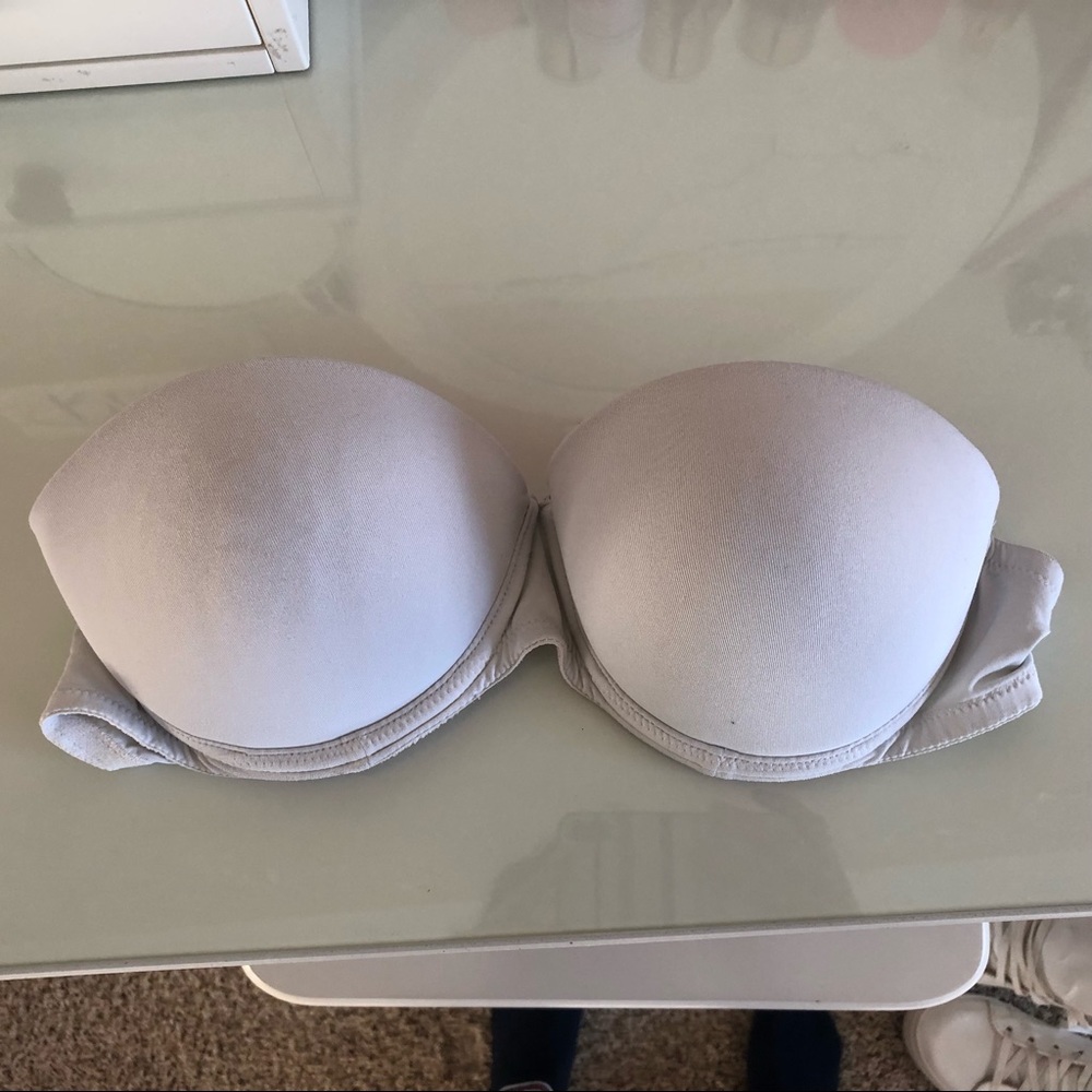 Strapless Victoria’s Secret push up bra 💓
